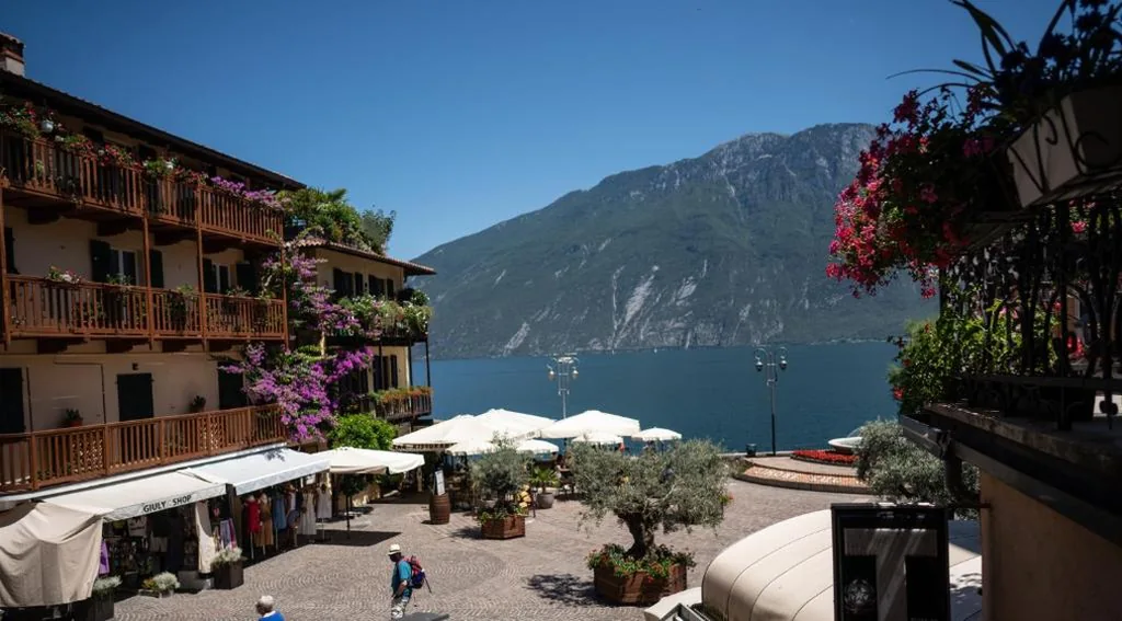 Double Room with Lake View — Garni Gianmartin