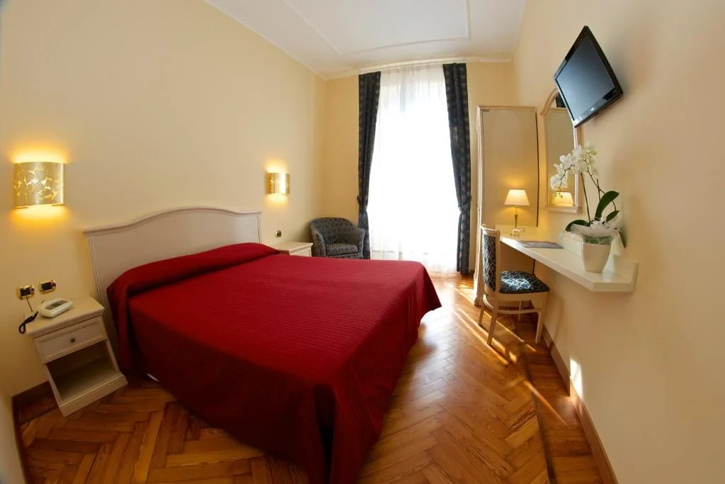 Double Room with Lake View — Hotel Excelsior Splendide