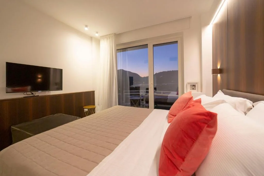 Double Room with Lake View — Le Stanze del Lago Lake View