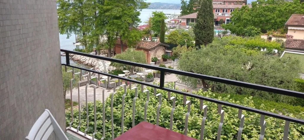 Double Room with Partial Lake View — Hotel Giardino