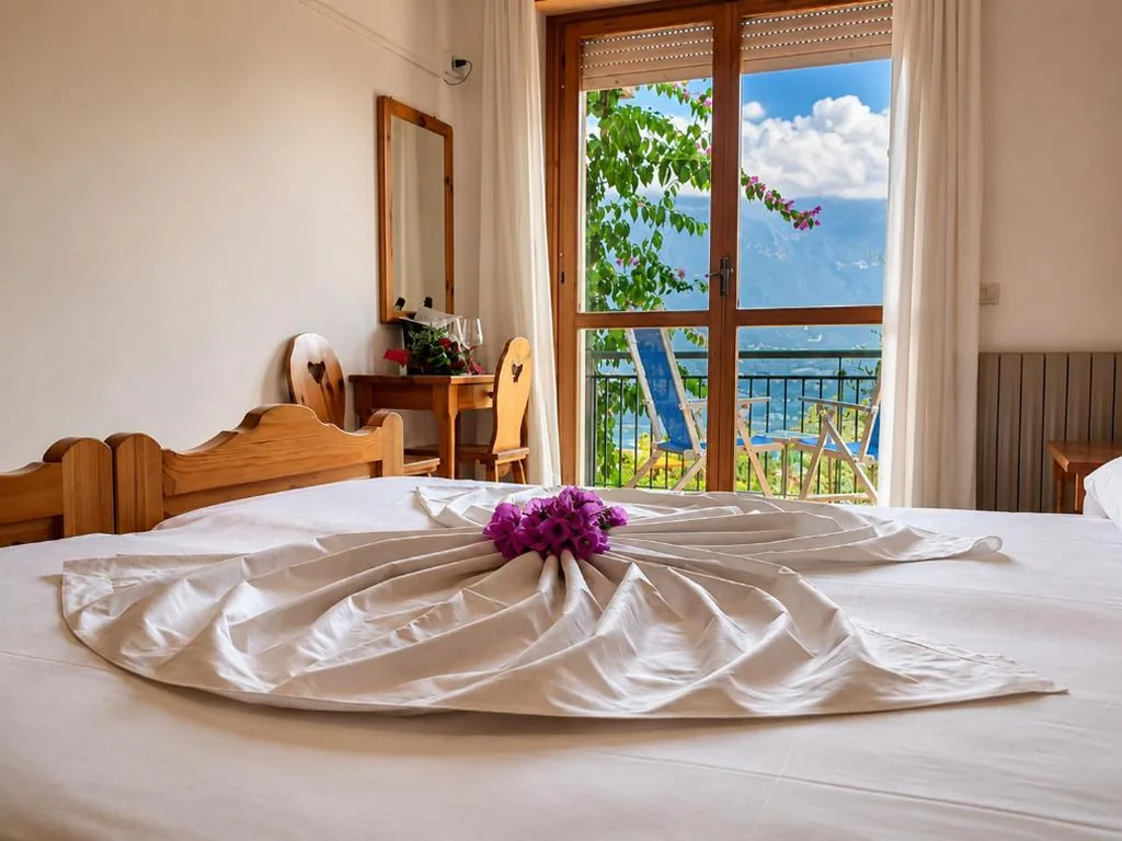 Double Room with Lake View — Residence Hotel Maxi