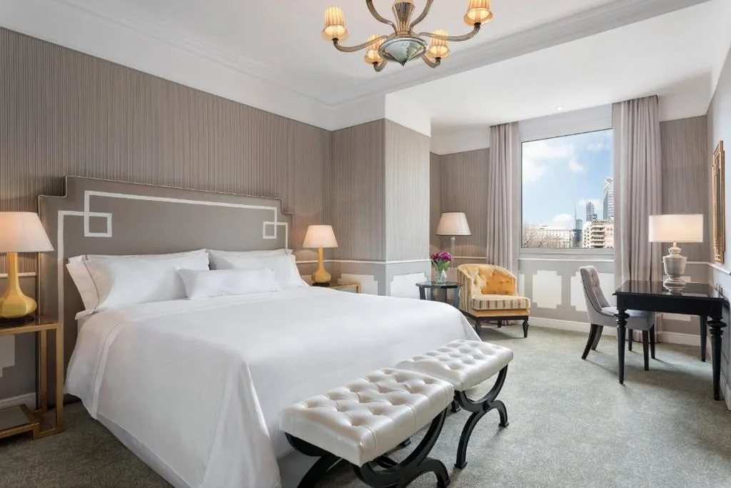 Camera Matrimoniale Contemporanea — The Westin Palace, Milan