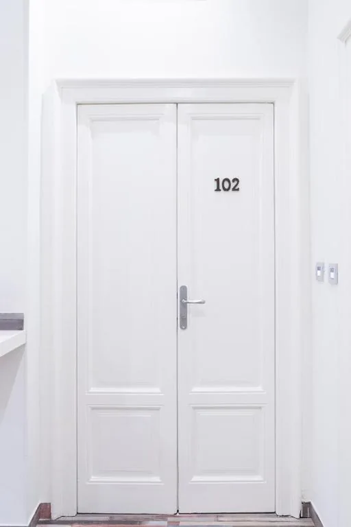 Camera Matrimoniale Deluxe (2 Adulti + 1 Bambino) — Varese Suites