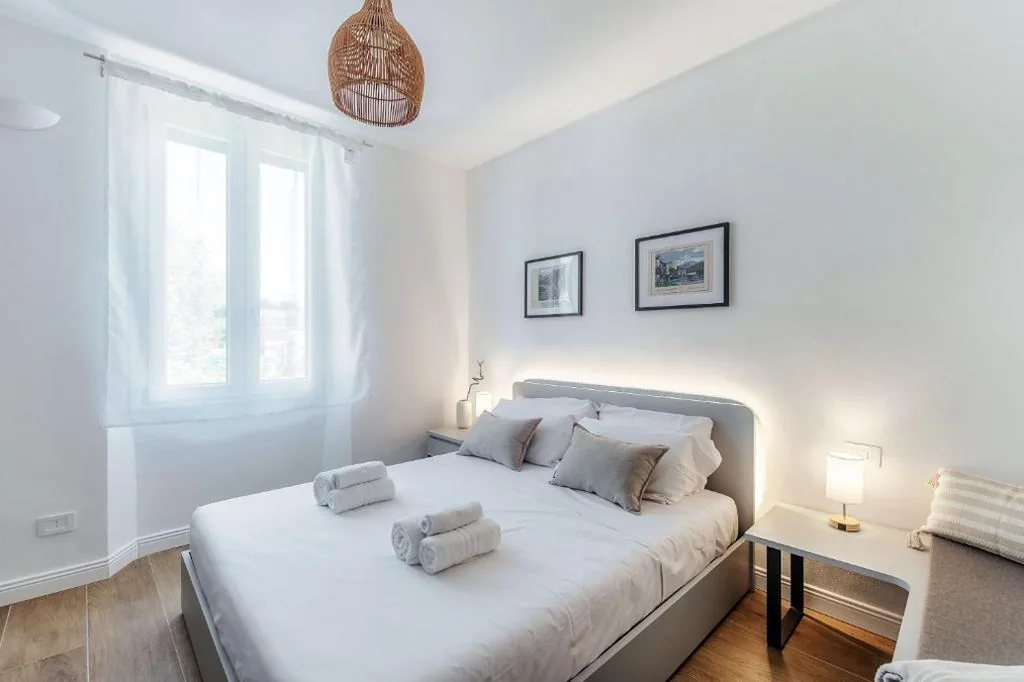 Deluxe Double Room — Casa Batèl Suites & Apartments – Ferry, Free Parking, Market & Lake Side