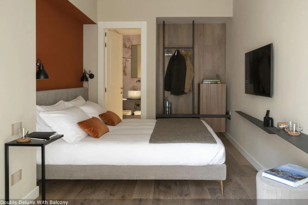 Deluxe Double Room with Balcony — Della Spiga Suites by Brera Apartments