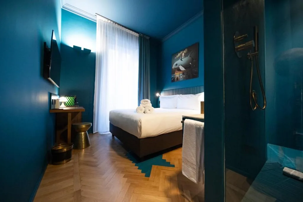 Deluxe Double Room with Balcony — Fontana 16 Rooms