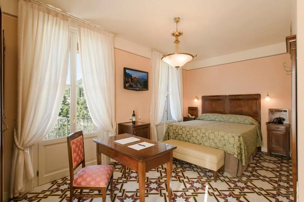 Camera Matrimoniale Deluxe con Balcone — Hotel Gardenia al Lago