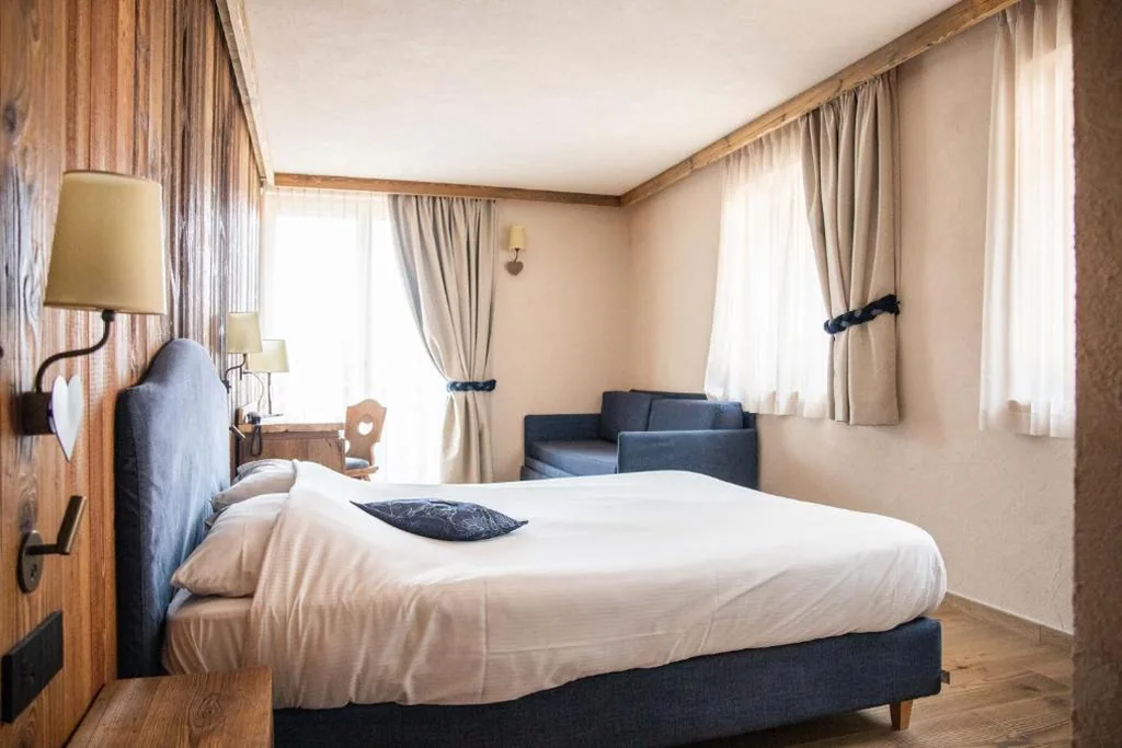 Deluxe Double Room with Balcony — Hotel La Montanina