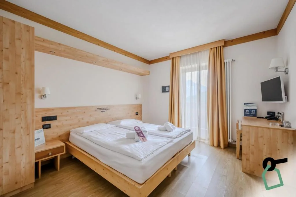 Deluxe Double Room with Balcony — Hotiday Bormio Valdidentro