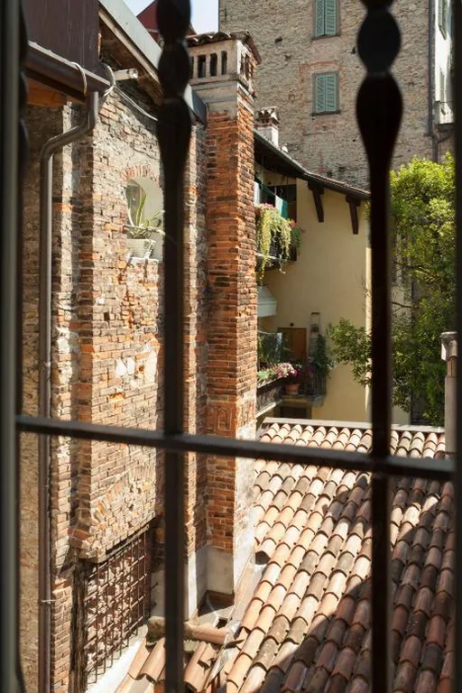 Deluxe Double Room with Balcony — Locanda Cavour
