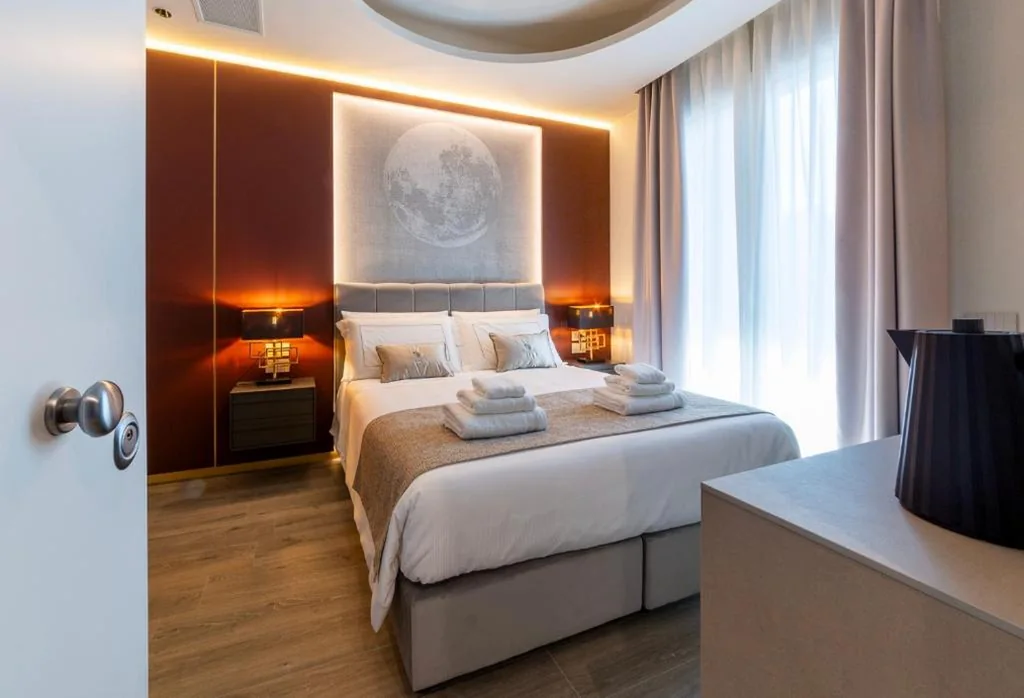 Camera Matrimoniale Deluxe con Balcone — MW Apartments