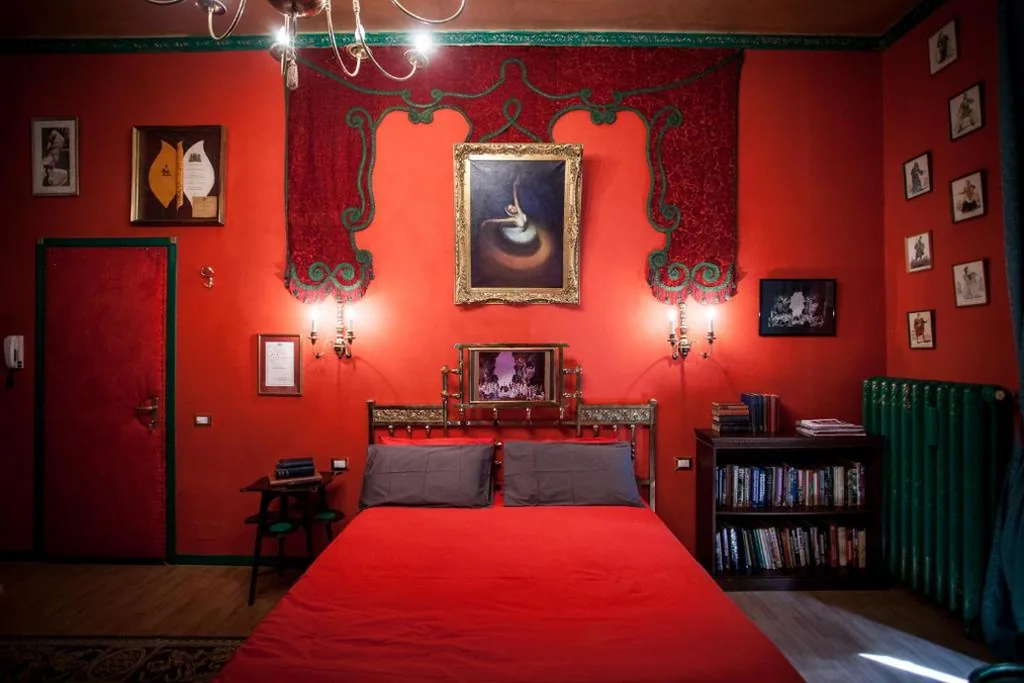 Camera Matrimoniale Deluxe con Balcone — Repubblica Di Oz Rooms