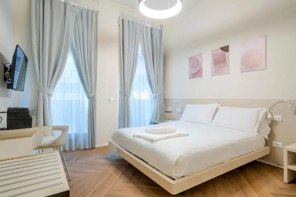 Deluxe Double Room with Shower — Italianflat – Duomo Atmosphere One