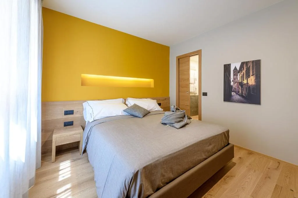 Deluxe Double Room with Shower — SANMARTINO SUITE