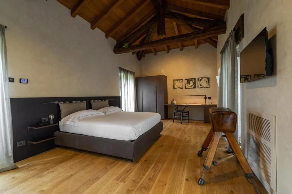 Deluxe Double Room with Garden View — Relais San Vigilio al Castello
