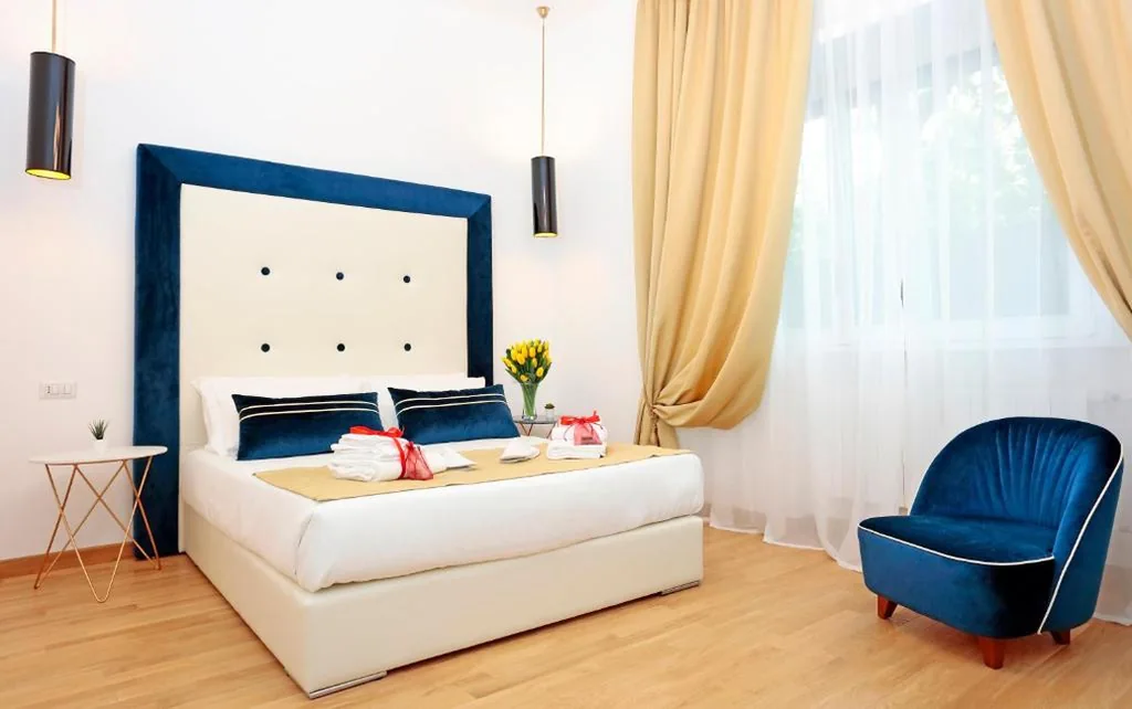 Deluxe Double Room — HeMi Suites