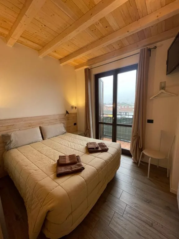 Deluxe Double Room — Homely – Malpensa & Fiere Milano