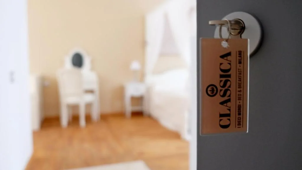 Deluxe Double Room — Hostmate – Milano – Vespri Siciliani