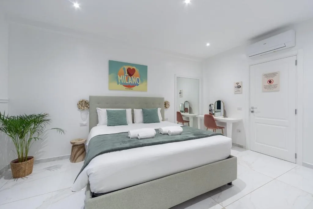 Deluxe Double Room — Leia Hospitality