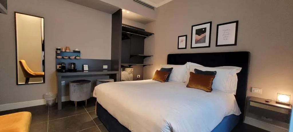 Deluxe Double Room — Santarella Guest House