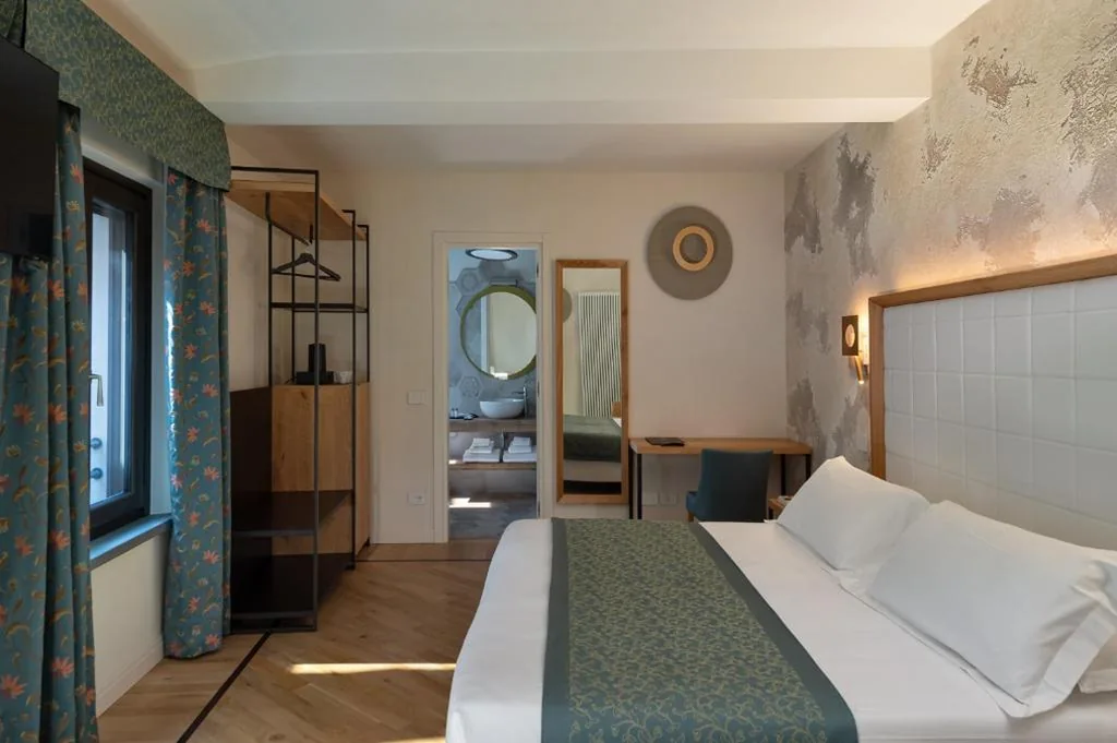 Deluxe Double Room for Single Use — Cà Uberti Palace Hotel, MantegnaHotels