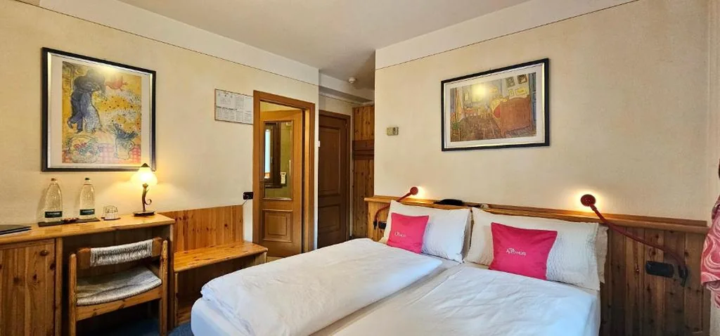 Double/Twin Room — Albergo Alpenrose