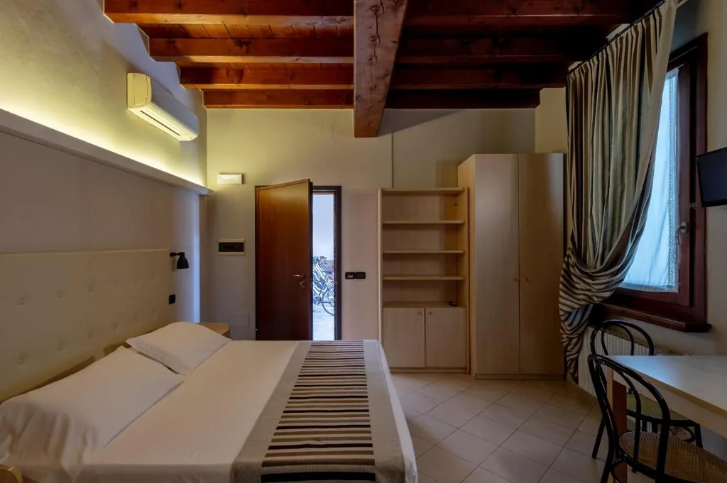 Camera Matrimoniale/Doppia con Letti Singoli — Antico Residence, MantegnaHotels