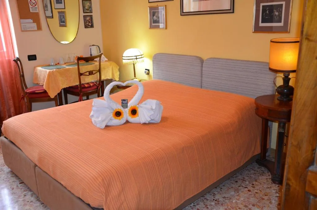 Double Room/Twin Room — B&B Villa Olmo