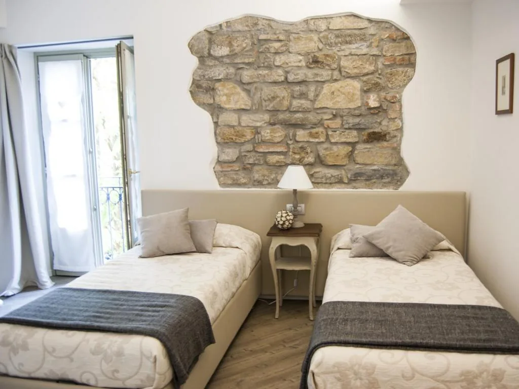 Double/Twin Room with Private Bathroom — Al San Lorenzo