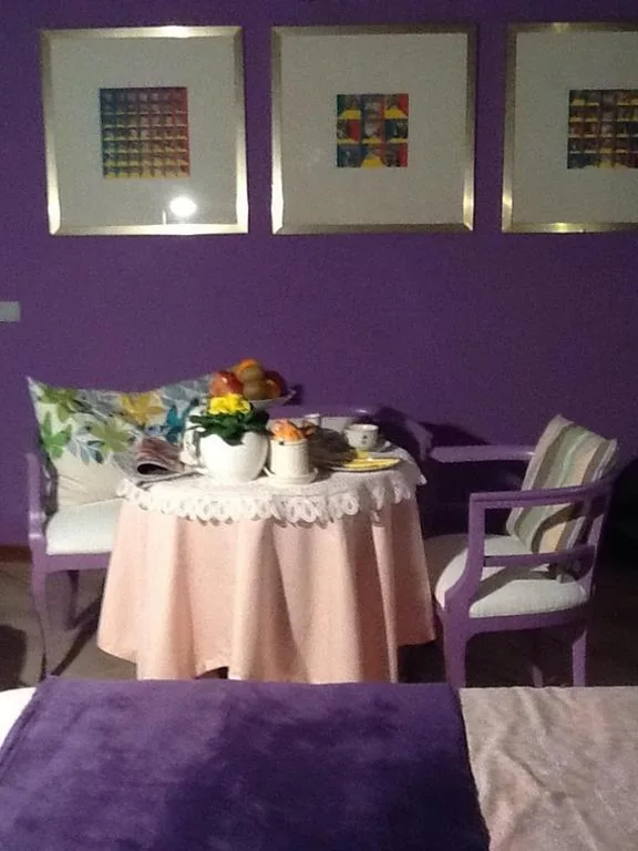 Camera Matrimoniale/Doppia con Letti Singoli con Bagno Privato Esterno — B&B Cosi fan Tutte