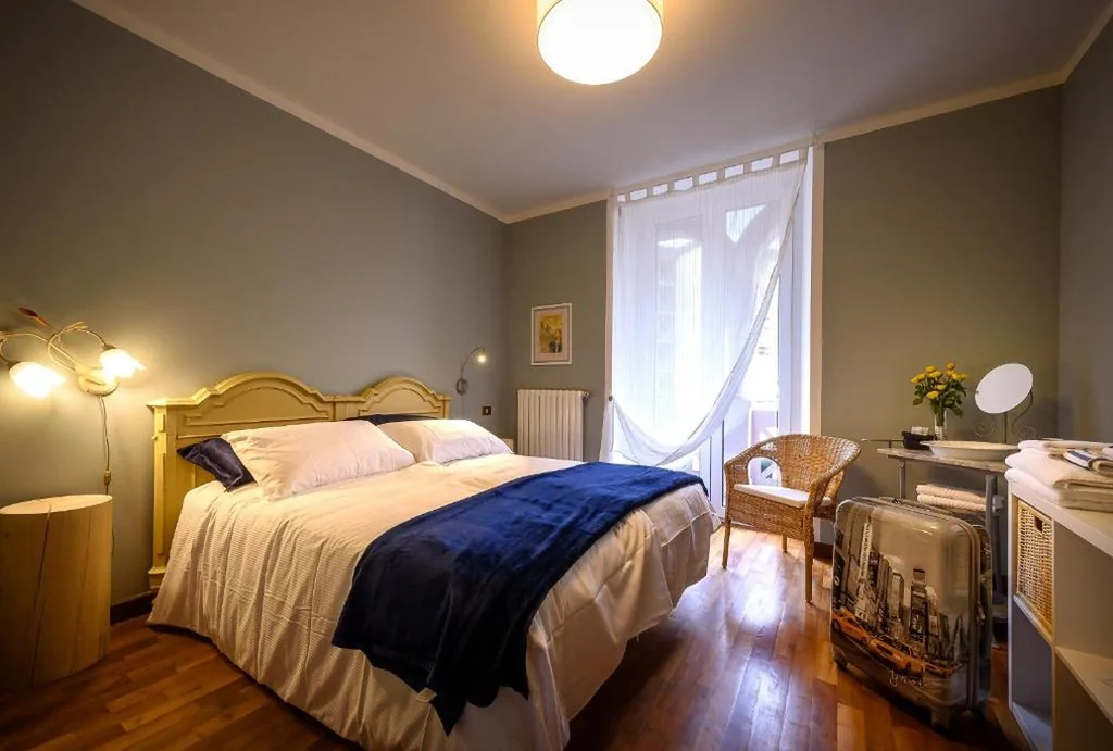 Camera Matrimoniale/Doppia con Letti Singoli con Bagno Privato Esterno — Bed and Breakfast Sweet Home