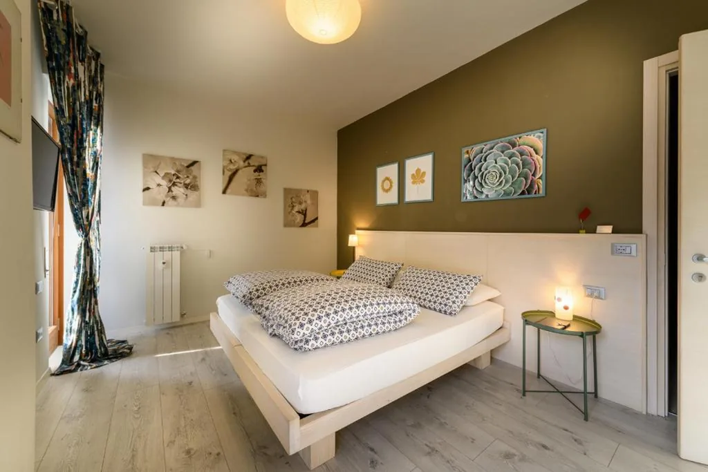 Double/Twin Room with Private Bathroom — Bernina Express Eco Rooms&Breakfast
