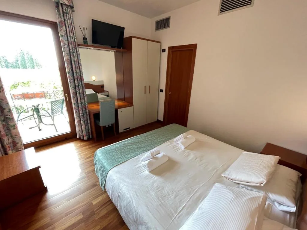 Double/Twin Room with Balcony — Hotel Meridiana