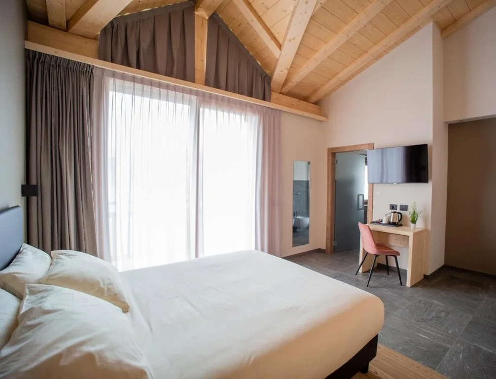 Double/Twin Room with Balcony — Limes Alpine Rooms