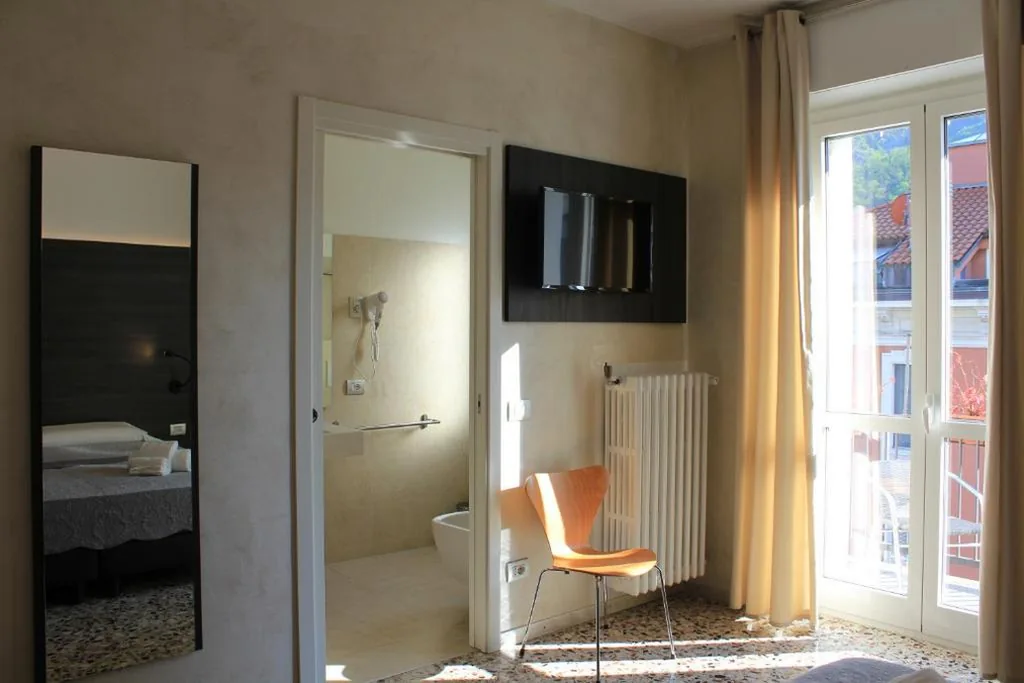 Camera Matrimoniale/Doppia con Letti Singoli con Balcone — SoloSonno