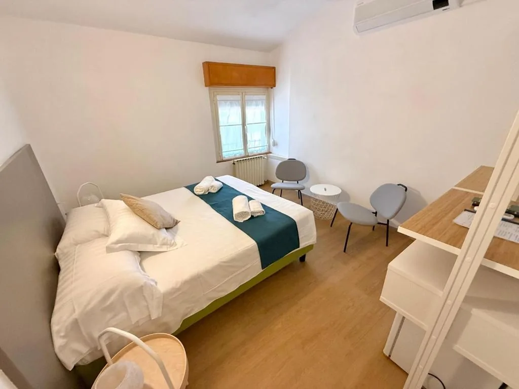Double/Twin Room with City View — Albergo Vittoria