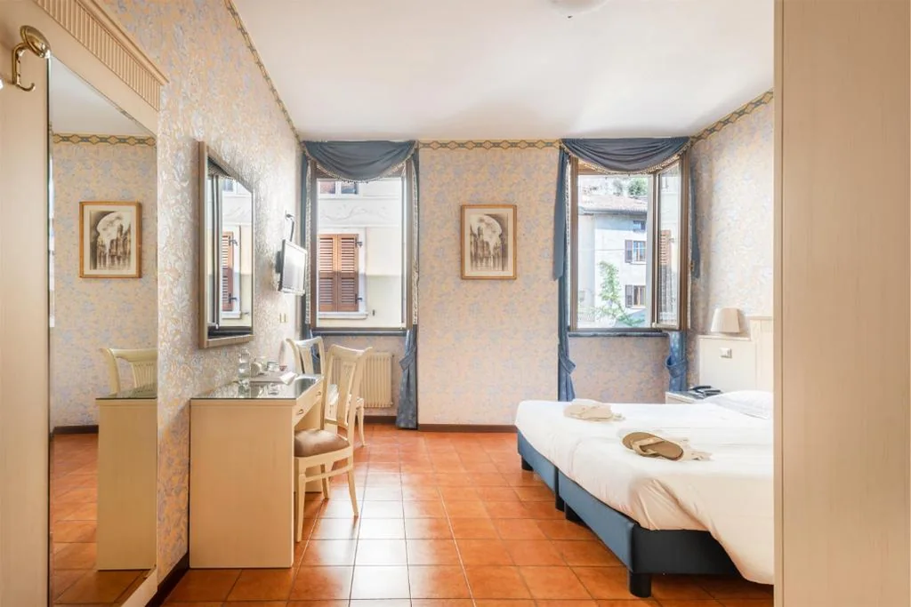 Camera Matrimoniale/Doppia con Letti Singoli con Vista Villaggio — Hotel Le Palme