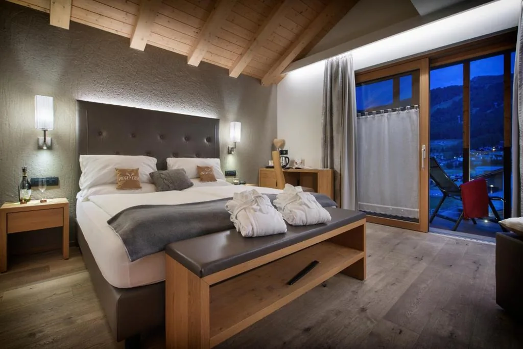 Camera Matrimoniale/Doppia con Letti Singoli con Vista Montagna — Hotel Roberta Alpine Adults only