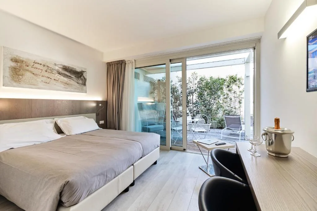Camera Matrimoniale/Doppia con Letti Singoli con Vista Giardino — Seven Park Hotel Lake Como – Adults Only