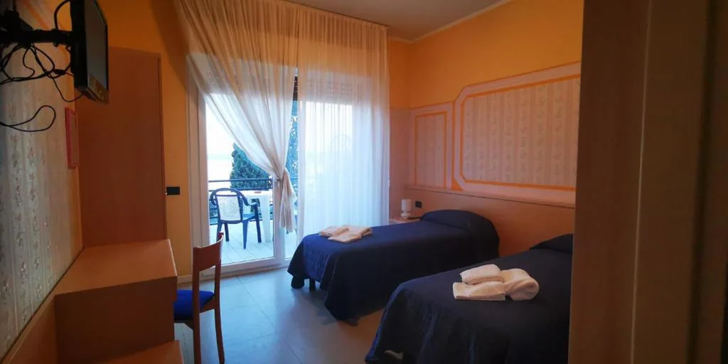Double/Twin Room with Single Beds — Hotel Aquavite