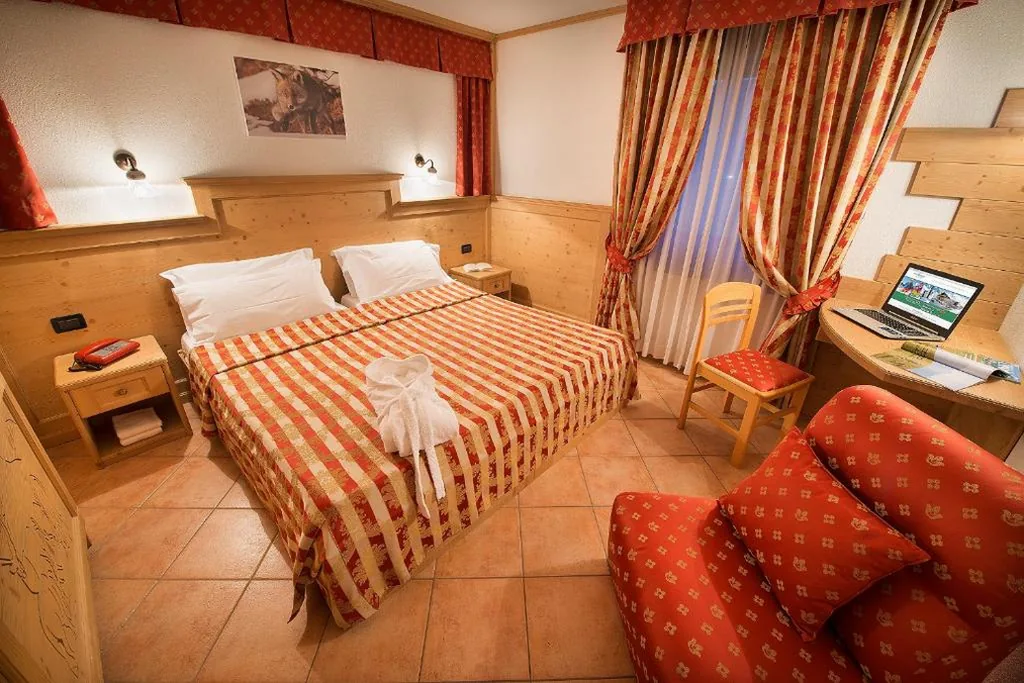 Double/Twin Room — Hotel Bucaneve