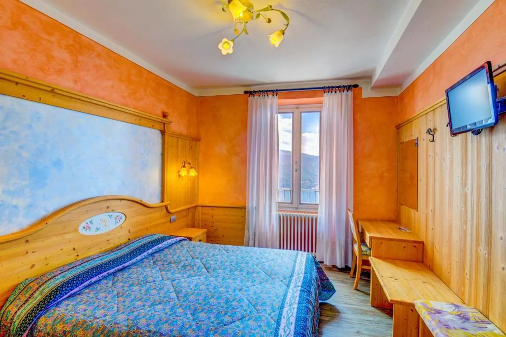 Camera Matrimoniale/Doppia con Letti Singoli — Hotel Castello