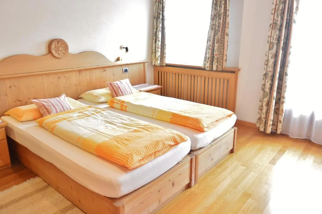 Double/Twin Room — Hotel Garnì al Plan