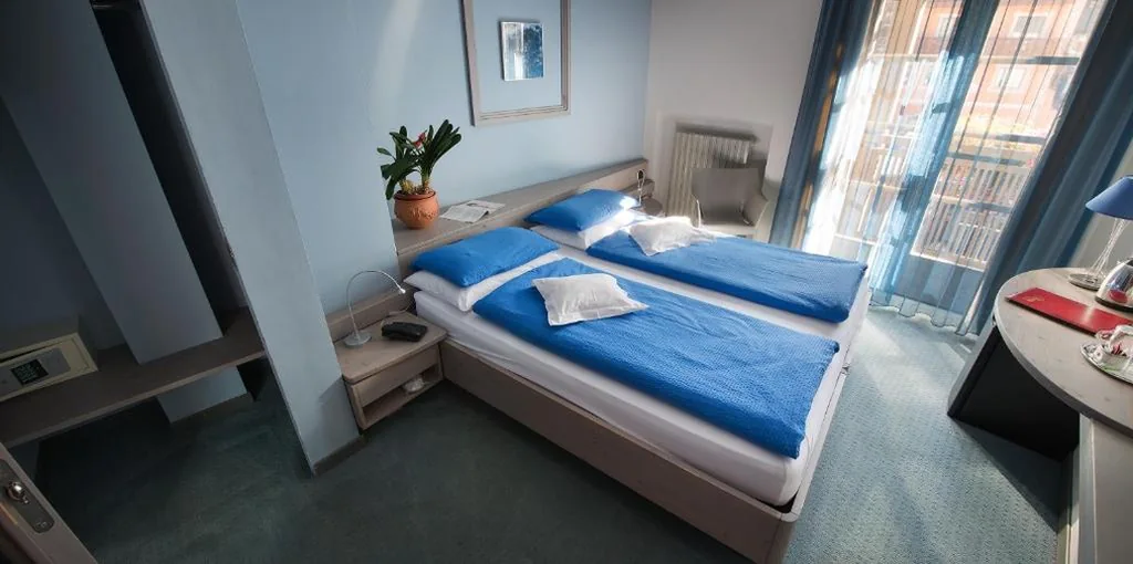 Double/Twin Room — Hotel Marzia