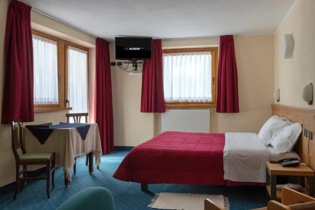 Camera Matrimoniale/Doppia con Letti Singoli — Hotel Nordik