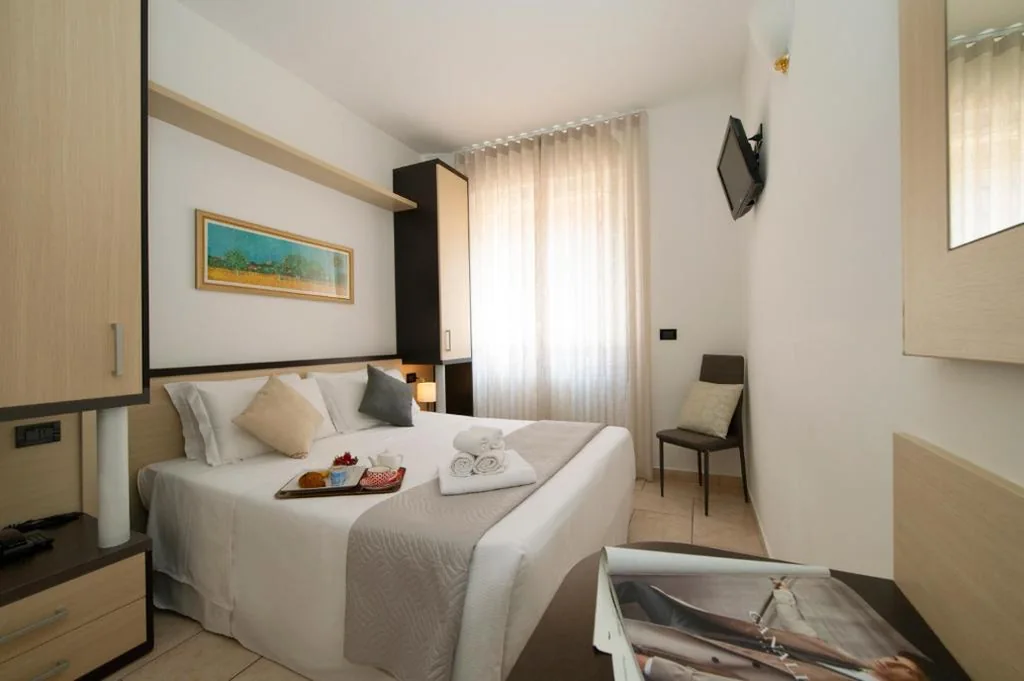 Camera Matrimoniale/Doppia con Letti Singoli — Hotel Nuovo Metrò