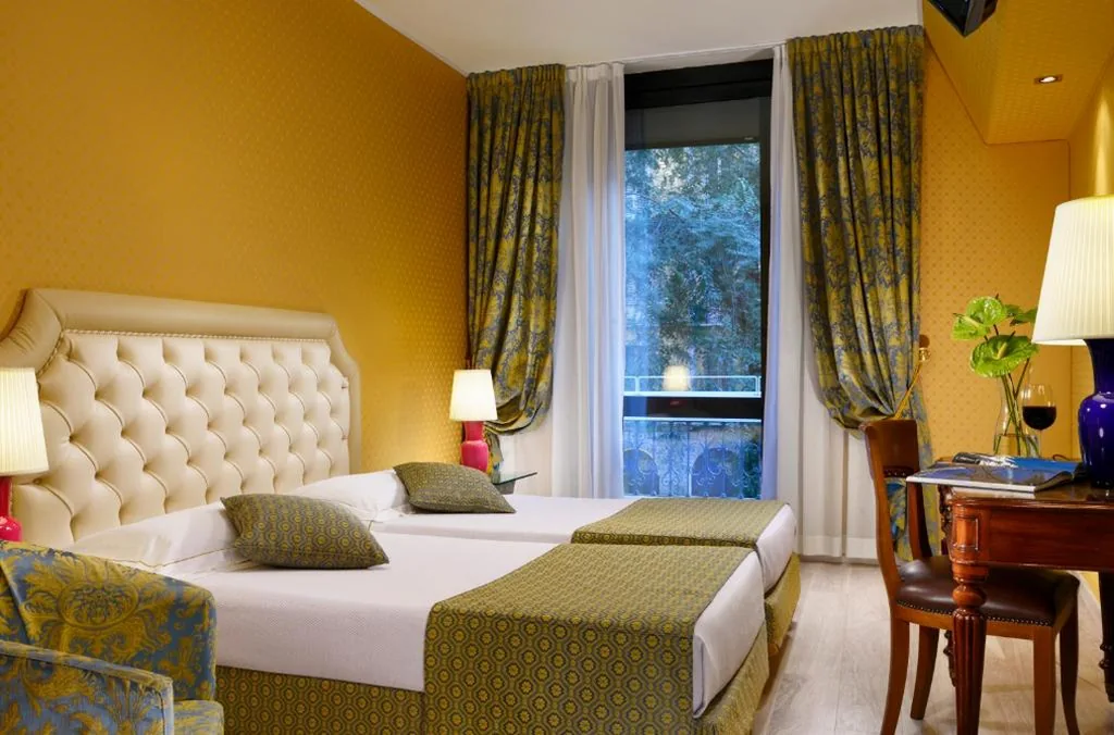 Double/Twin Room — Hotel Pierre Milano
