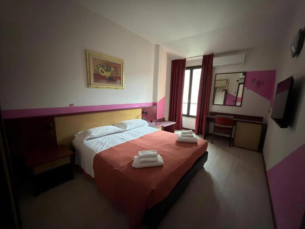 Double/Twin Room — Hotel Plaza
