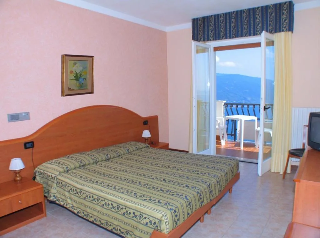 Double/Twin Room — Hotel Residence La Rotonda
