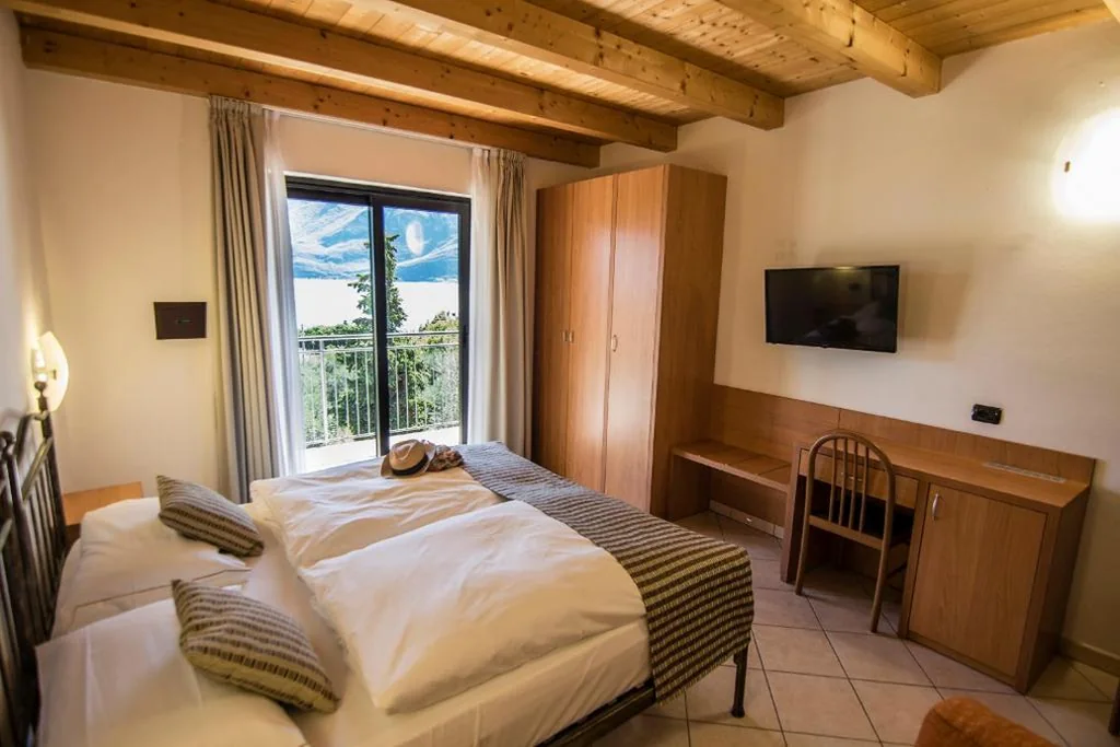 Camera Matrimoniale/Doppia con Letti Singoli — Hotel Rosemarie